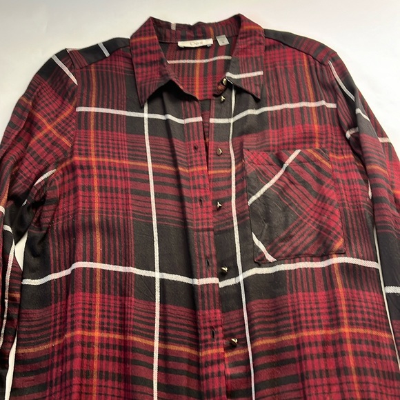 🎉 HOST PICK 🎉 Long Plaid Button Up from Dex - Picture 2 of 9